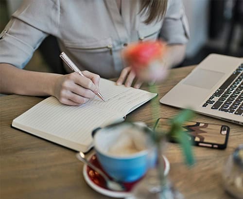 Write your own content instead of using AI content generators for your website